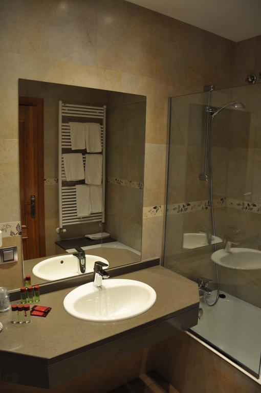 Hostal La Font Os de Civis Ruang foto