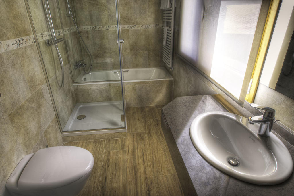 Hostal La Font Os de Civis Ruang foto